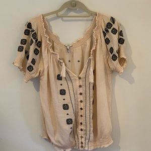 Embroidery pheasant top